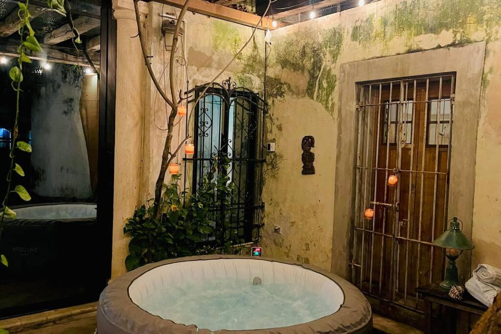 House Dzalbay Santa Lucia With Hot Tub Villa Mérida Buitenkant foto